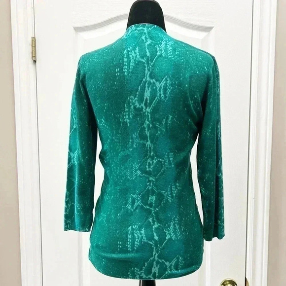 Ricki’s Cardigan Snakeskin Print V-Neck Button Front Fitted 3/4 Sleeves Green XS - Picture 14 of 15